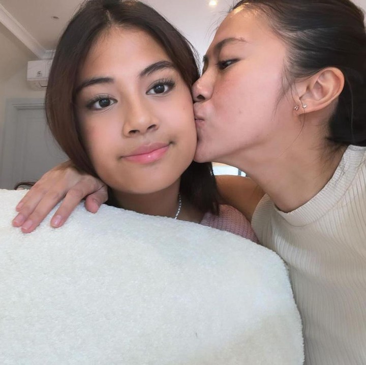 <p>Belum lama ini, Tyna membagikan potret terbaru Alaia yang semakin cantik. Banyak netizen memuji paras cantik Alaia yang dibilang mirip dengan sang Bunda, bahkan neneknya Lydia Kandou. [Foto: Instagram @tynadwijayanti]</p>