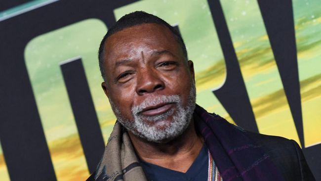  Bintang film Rocky dan serial The Mandalorian, Carl Weathers, meninggal dunia saat berusia 76 tahun. 