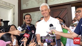 Temui Kelompok Buruh, Ganjar Janji Revisi UU Ciptaker