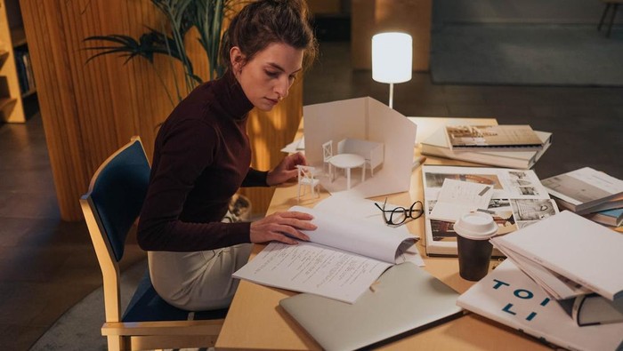 Paling Tahan Banting, 4 Zodiak yang Nggak Pernah Mengeluh Meski Lelah Bekerja