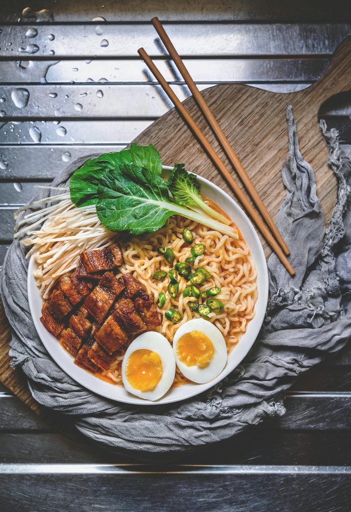Tips Tetap Bisa Konsumsi Mi Instan Walau Sedang Diet