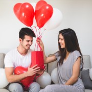 Dijamin Romantis, Ini 7 ide Kado Valentine untuk Pasangan di Bawah Rp 200 Ribu