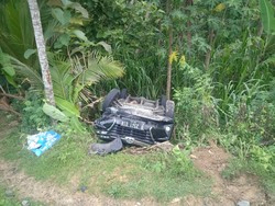 Ringsek! Mobil Terjun ke Tebing Jurang di Kulon Progo hingga Terbalik