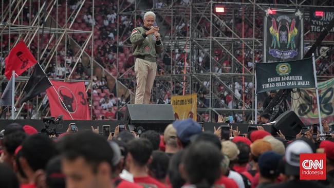 Capres nomor 3 Ganjar Pranowo menyebut banyak tokoh, termasuk civitas academica berbagai kampus hingga ulama sudah mengkritik pelemahan demokrasi Indonesia.