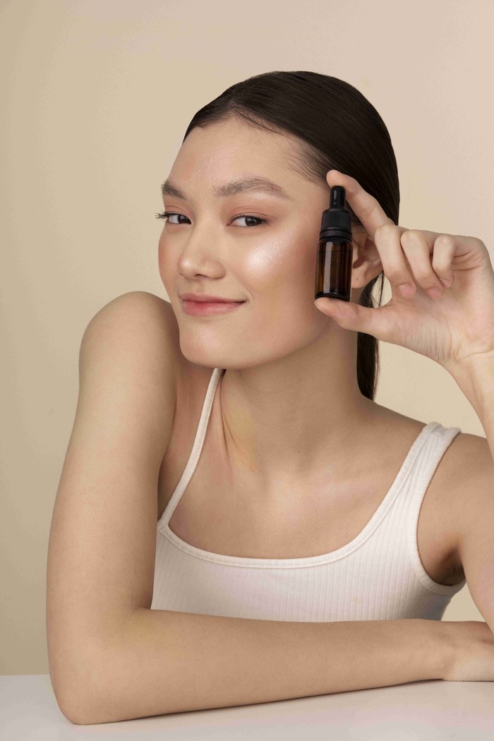 Tips Makeup ke Kantor Agar Wajah Tampil Fresh Seharian