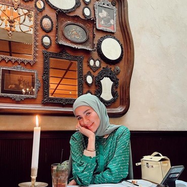 Olla Ramlan & Herjunot Ali Keciduk Mesra, Pacaran?