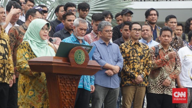 Sivitas akademik Universitas Muhammadiyah Yogyakarta (UMY) ikut mengkritik keras pemerintahan Presiden Joko Widodo yang dinilai gagal dalam menjaga konstitusi.
