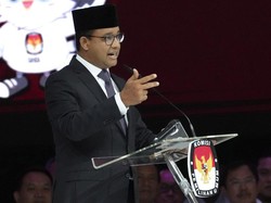 Anies Janji Bagi-bagi Bansos Plus, Apa Maksudnya?