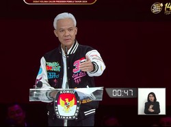 Ganjar Soroti Gaji Guru Rp 300 Ribu, Anies Pandang Gaji Guru Investasi