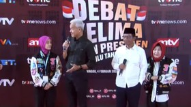Ganjar-Mahfud Didampingi Istri Tiba di Arena Debat Capres