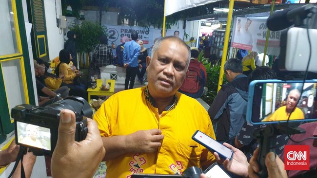 Menurut DPD Golkar DIY bansos itu bukan dari pemerintah pusat, melainkan berasal dari pendanaan partai.