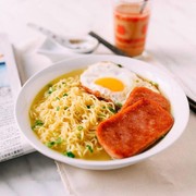 Stop Asal Campur! 3 Makanan yang Bikin Mi Instan Jadi Pemicu Masalah Kesehatan