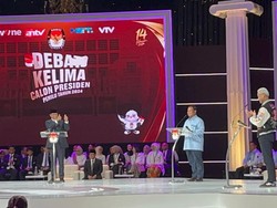 Debat Pilpres Terakhir, Anies dan Ganjar Kompak Sentil Program Bansos