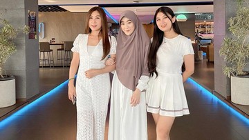 Berita Viral Selebriti dari InsertLive : Pesan Menyentuh Ibunda Larissa Chou Usai Anak Gugat Cerai Ikram Rosadi
