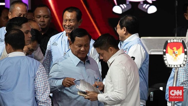 Prabowo Subianto menolak sesi tanya jawab dengan para awak media usai debat capres terakhir Pilpres 2024.