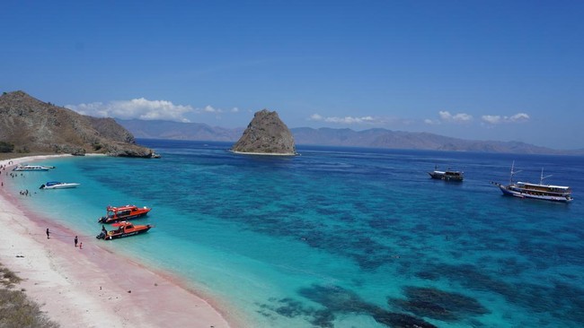 Artha Graha Group Bantah Terlibat dalam Isu Pembangunan di Pulau Padar Klarifikasi diberikan merespons pemberitaan yang menyebut Tomy Winata dan Grup Artha Graha terkaiat pembangunan bisnis pariwisata di Taman Nasional Komodo.