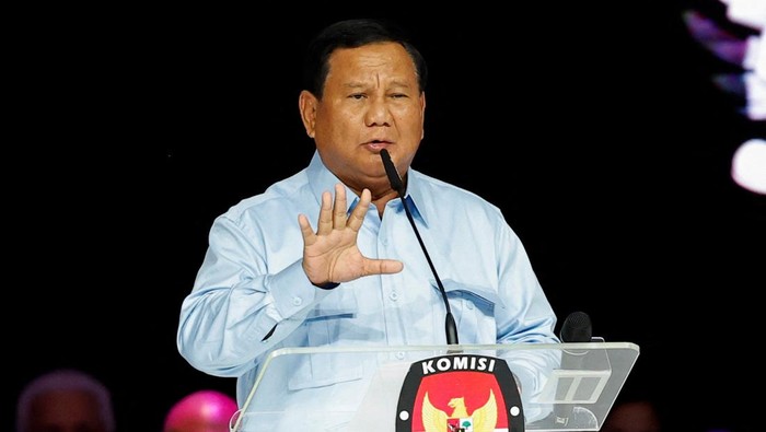 Indonesia’s Defence Minister and Presidential candidate Prabowo Subianto speaks during a televised debate ahead of the general election at the Jakarta Convention Center in Jakarta, Indonesia, February 4, 2024. REUTERS/Willy Kurniawan
