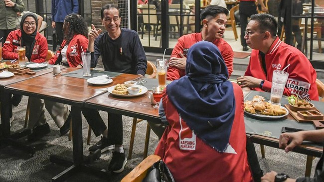 Presiden Jokowi didoakan maju sebagai calon ketua umum PSI. Pendaftaran dibuka hingga 31 Mei, dengan sistem e-voting untuk pemilihan.