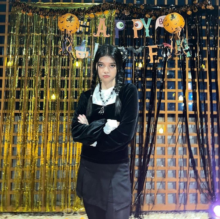 <p>Melihat akun Instagramnya, Afiqah ternyata memiliki skill nge-dance dan memamerkannya dalam bentuk video. Tak heran, kemampuan ini membuatnya berhasil lolos menjadi anggota JKT48 generasi ke-8. (Foto: Instagram @amaninaafiqah)<br /><br /><br /></p>