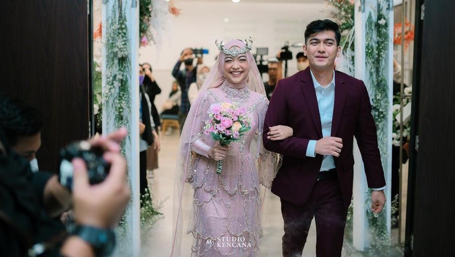 Anniversary Pertama Ria Ricis dan Teuku Ryan