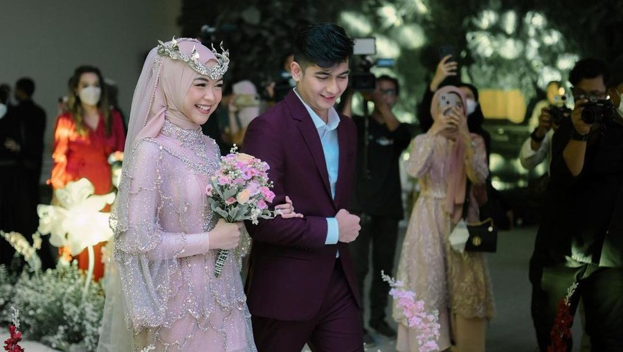 Anniversary Pertama Ria Ricis dan Teuku Ryan