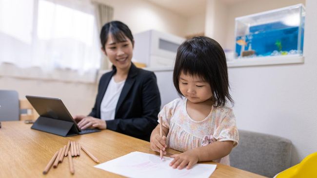 5 Tips Jaga Mental Bunda Bekerja agar Tetap Stabil saat Anak PJJ dan Ramai Berita Demo