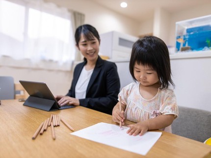 Adakah Dampak Psikologi pada Anak yang Ditinggal Ibu Bekerja? Simak Penjelasannya