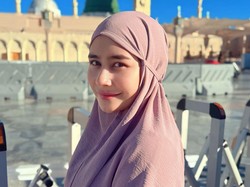 Ini Penyebab Prilly Latuconsina Gagal Ikut Naik Haji Bareng Orang Tua