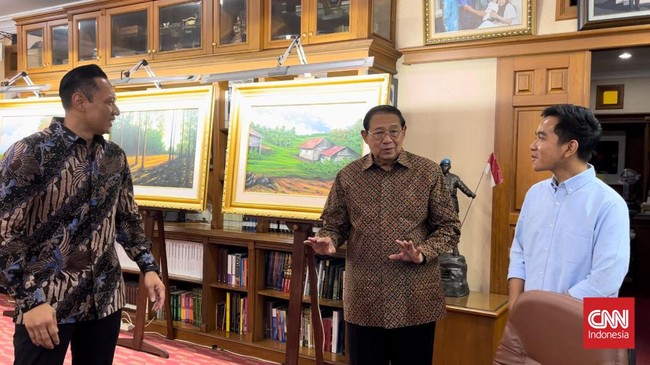 Calon Wakil Presiden nomor urut 2 Gibran Rakabuming Raka mengaku banyak mendapat masukan hingga evaluasi dari Presiden ke-6 Susilo Bambang Yudhoyono (SBY).