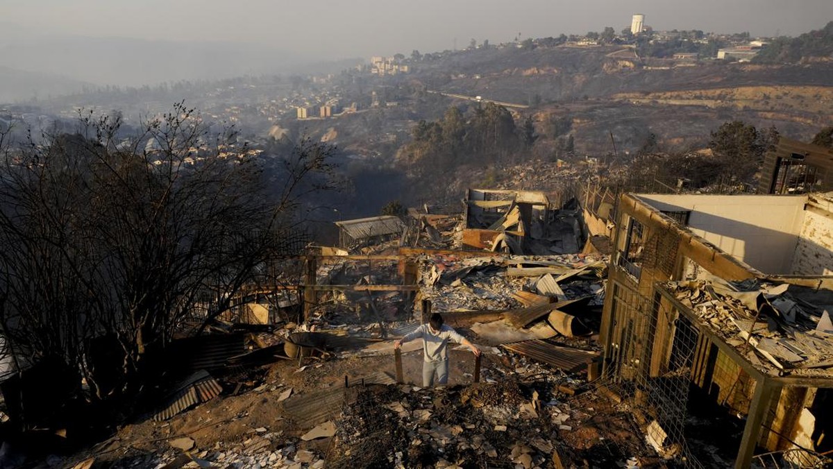 FOTO: Chile Porak-poranda Akibat Kebakaran Hutan, 112 Orang Tewas