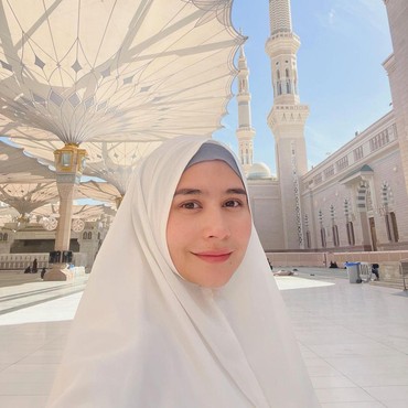 Bagikan Pengalaman Umrah, Prilly Latuconsina: Rasanya Sangat Magis