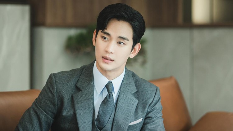 Kim Soo Hyun di drama Korea Queen of Tears.