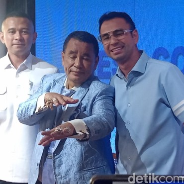 Heboh Viral Video Hotman Paris Cium Bibir Wanita, Nama Raffi Ahmad Terseret