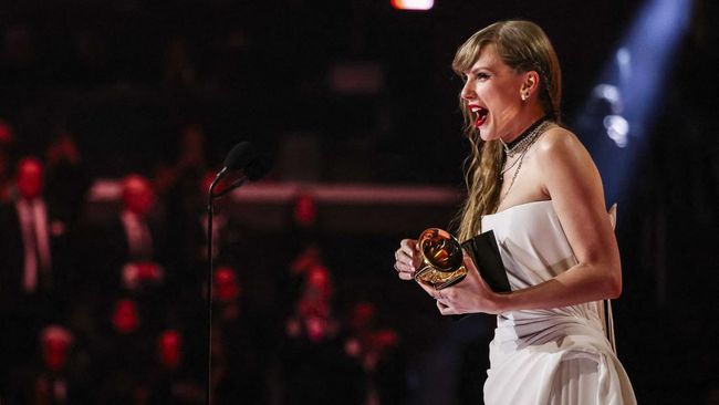 Tak sedikit orang yang ikut menangis mendengarkan lagu-lagu patah hati Taylor Swift. Mengapa demikian?