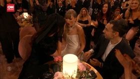 VIDEO: Taylor Swift Kaget Cetak Rekor Album of the Year Grammy