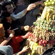 4 Tradisi Unik Masyarakat Indonesia Saat Isra Mikraj, Adakah di Daerah Beauties?