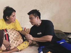 Baim Wong Jenguk Nurlela Korban KDRT Suami Siri hingga Buta