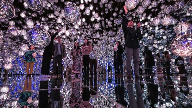 FOTO: Tersentuh Instalasi Cahaya Instagrammable di Tokyo