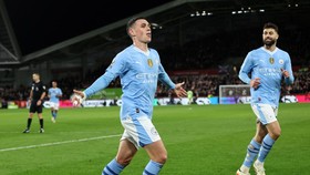 FOTO: Hattrick Foden Bantu Man City Dekati Liverpool