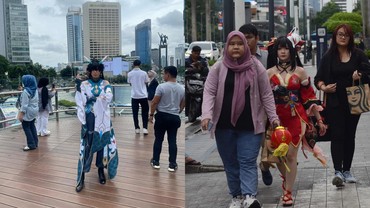 img-title Demam Karakter Game, Cosplayer Honkai: Star Rail Asyik Mejeng di Bundaran HI