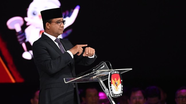 Peserta Desak Anies di Surabaya, menginginkan capres nomor urut 1 Anies Baswedan meneruskan forum dialog serupa bila terpilih di Pilpres 2024.