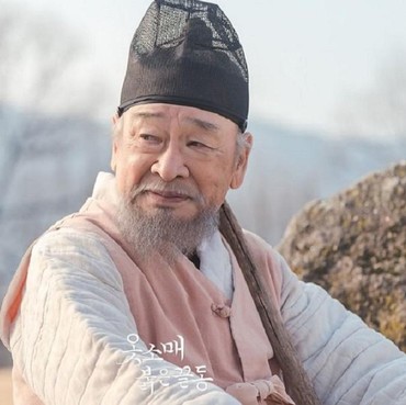 Mendiang Lee Soon Jae Dianugerahi Gold Crown Cultural Medal