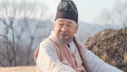 Mendiang Lee Soon Jae Dianugerahi Gold Crown Cultural Medal