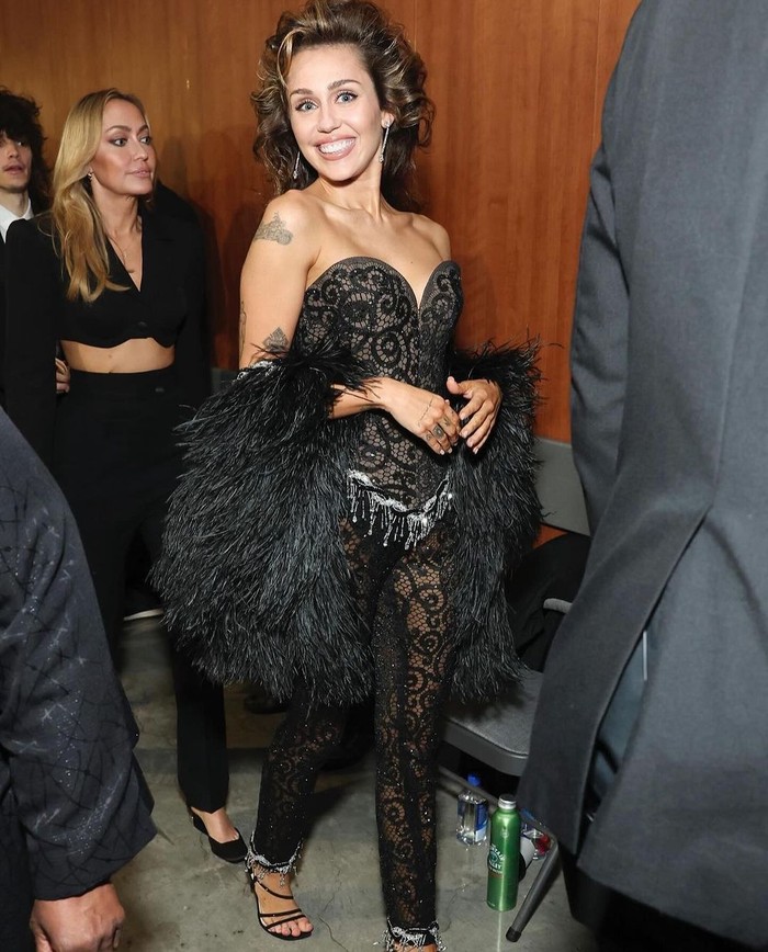 Deretan Gaun Miley Cyrus di Grammy Awards