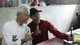Ajak Makan Pendukung 02 di Balikpapan, Ganjar Bicara Kasus Gunungkidul