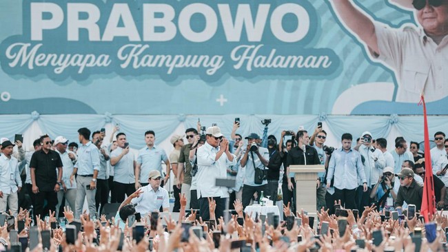 Dewan Pembina TKN Prabowo-Gibran, Wiranto mengungkapn beberapa alasan di balik dukungan dirinya kepada Prabowo-Gibran di Pilpres 2024.