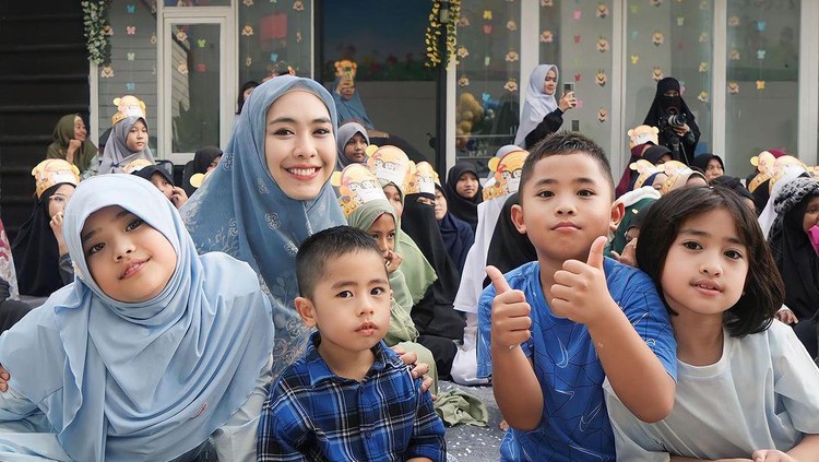 Potret Maryam Anak Oki Setiana Dewi Potret Maryam Anak Oki Setiana Dewi