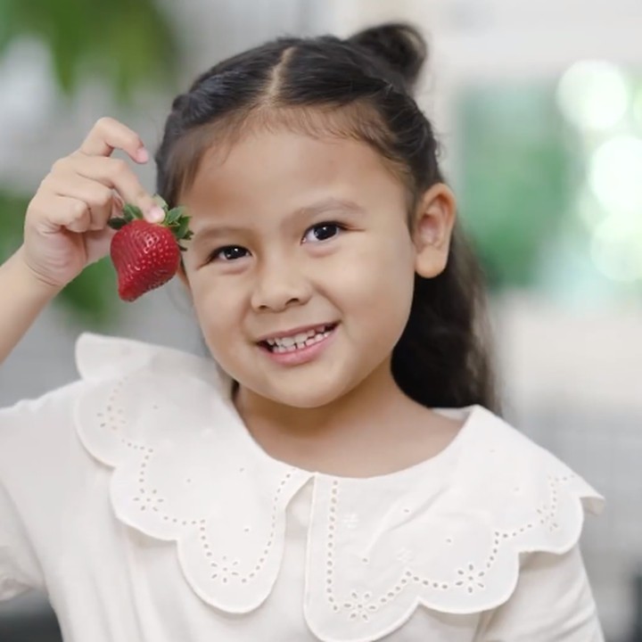 <p>Meski baru berusia 5 tahun, ternyata Sea sangat senang membuat kue lho, Bunda. Sea bahkan membuat berbagai macam menu dalam acara Bake Sale Day. (Foto: Instagram: @mrssharena)</p>