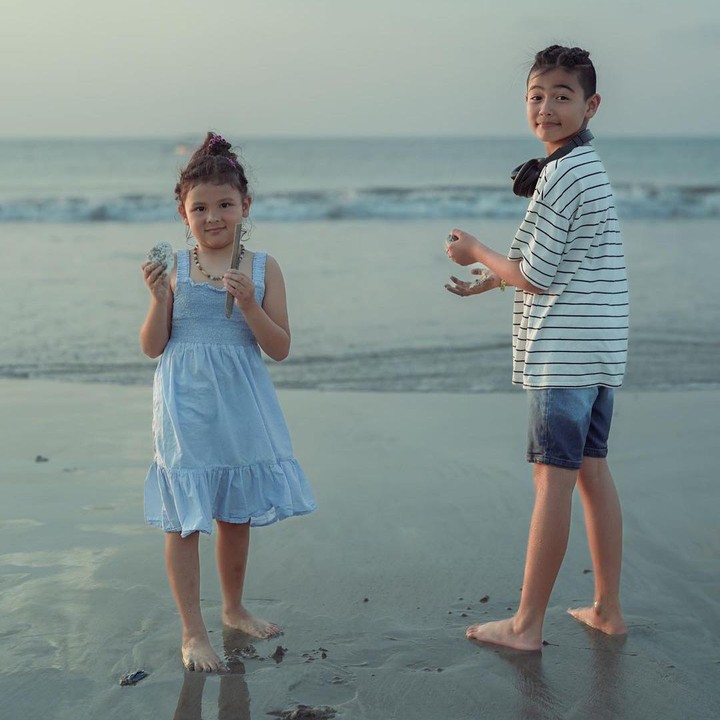 <p>Sharena Delon menikah dengan Ryan Delon pada tahun 2013, Bunda. Dari pernikahan ini, keduanya pun dikaruniai dua orang anak. (Foto: Instagram: @mrssharena)</p>