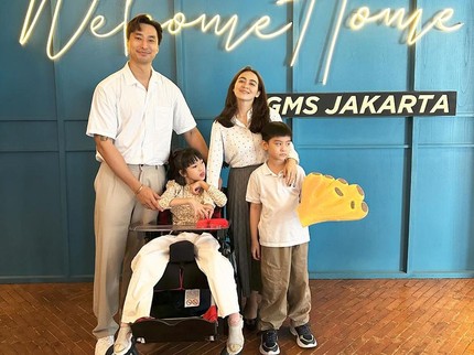7 Potret Shannuel dan Nicholas, Kedua Anak Tiffany Orie yang Selalu Akur dan Kompak